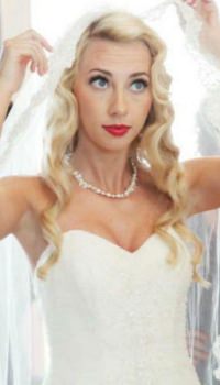 long-flowing-bridal-wedding-hair