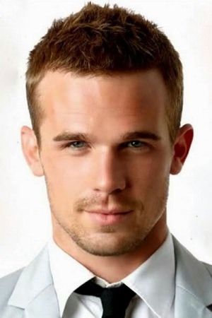 short-cropped-textured-mens-hairstyle